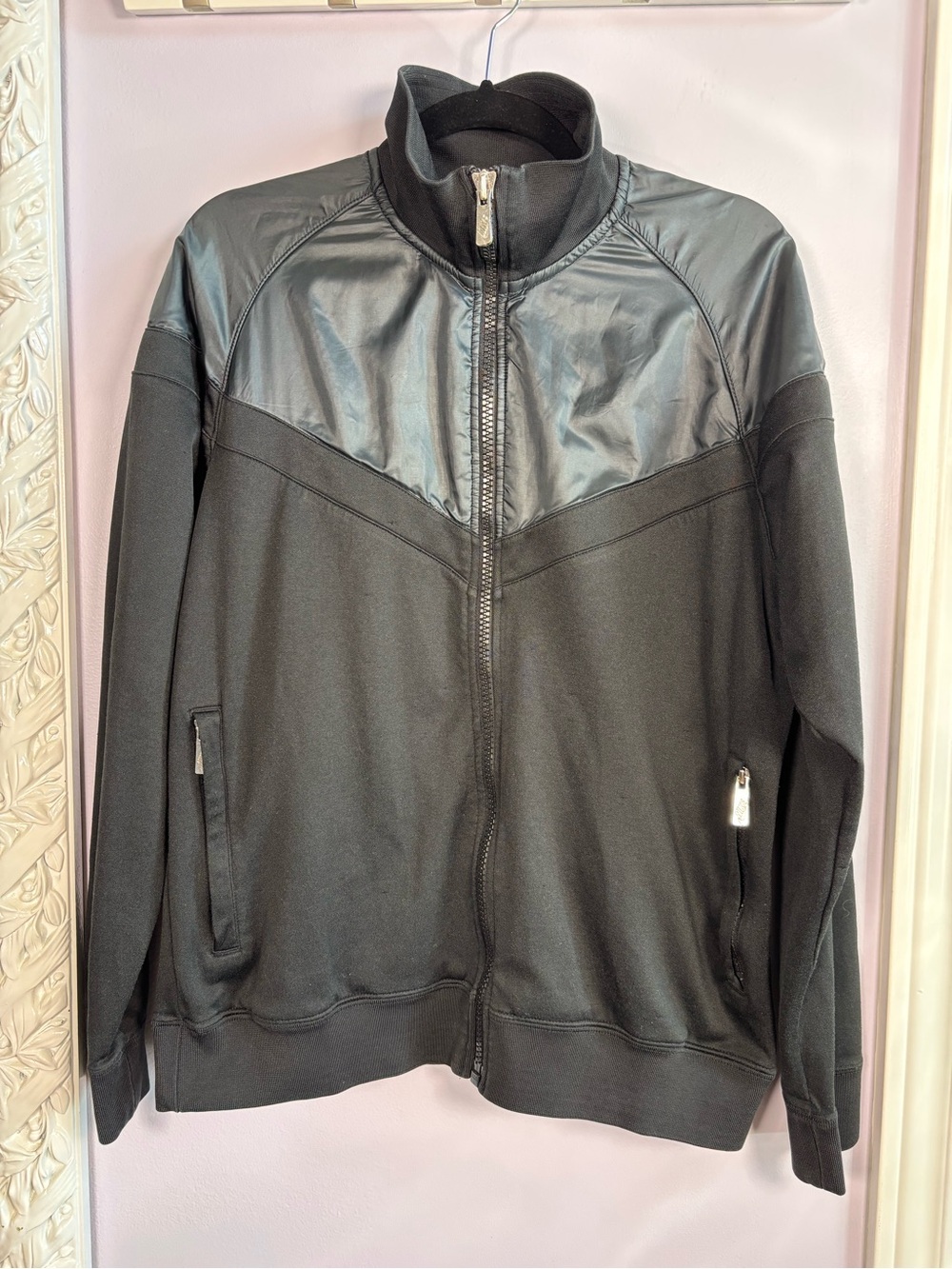 Nike Black Athletic Bomber-Style Zip Jacket Sweater with Nylon Yoke Size Large